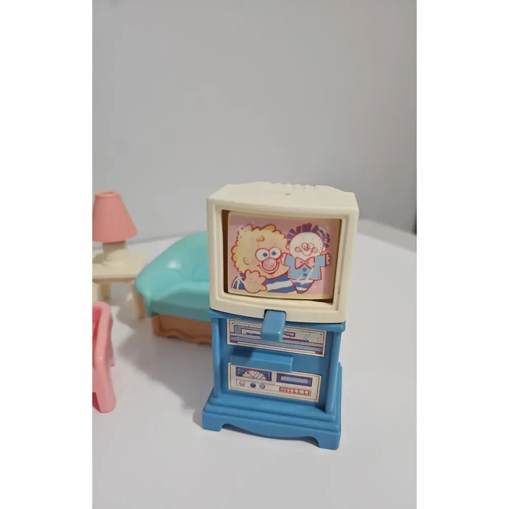 Vintage Fisher Price 90s Loving Family Doll House Furniture Pool Van Dog Cat